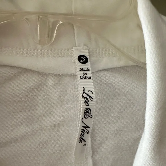 Leo & Nicole Elegant White Draped Cardigan - Picture 2 of 8